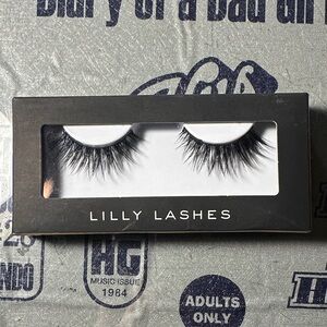 Lilly Lashes Voluminous faux mink Black Eyelashes CHICAGO